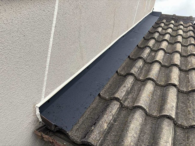 雨押さえ板金の増設完了